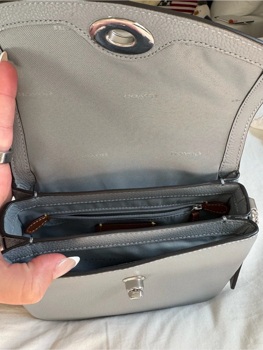 Coach Cassie Crossbody 19 bag - Picture 9 of 13